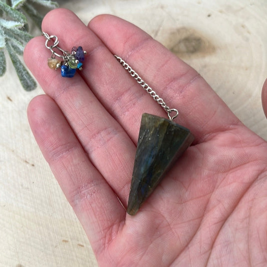Labradorite with Charka Chip Pendulum